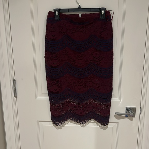 2 piece top and skirt - Picture 4 of 4